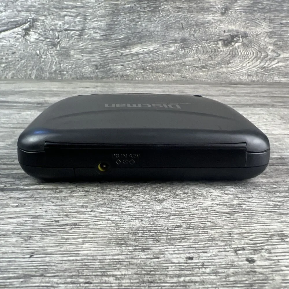 VTG Sony Discman D-141 CD Compact Player 1995 MegaBass Portable Player